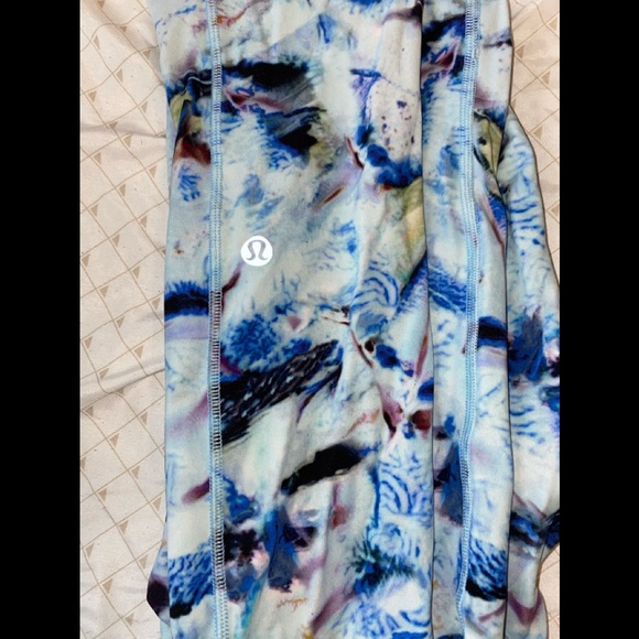 Lululemon speed up tight size 2 RARE color - Picture 6 of 8